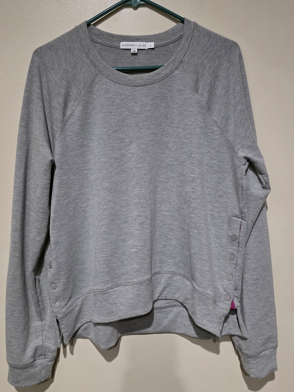 Sincerly Jules Gray Long-Sleeve Pullover Top Button Accent High-Low Casual L